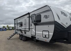 Arctic-fox-travel-trailers