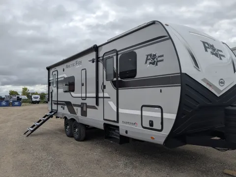 Arctic-fox-travel-trailers