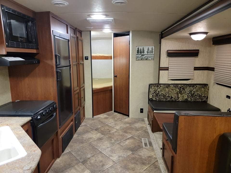2015 SOLAIRE 267 BHSK