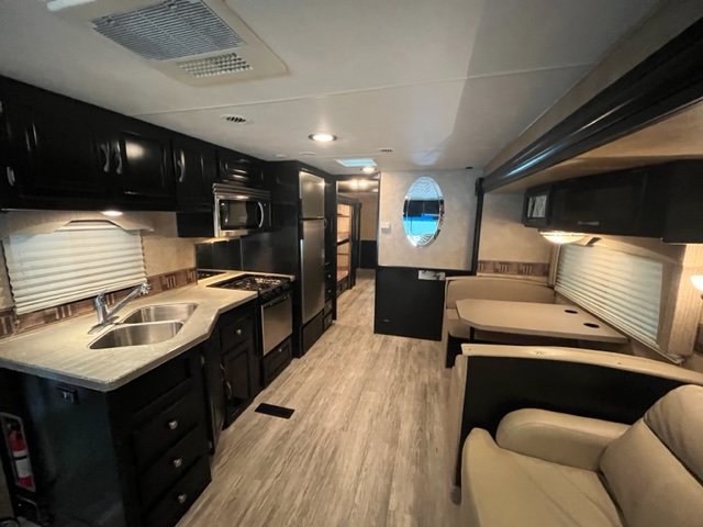 2008 FOREST RIVER GEORGETOWN 350TS WITH BUNK SLIDE