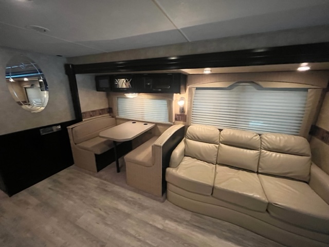 2008 FOREST RIVER GEORGETOWN 350TS WITH BUNK SLIDE