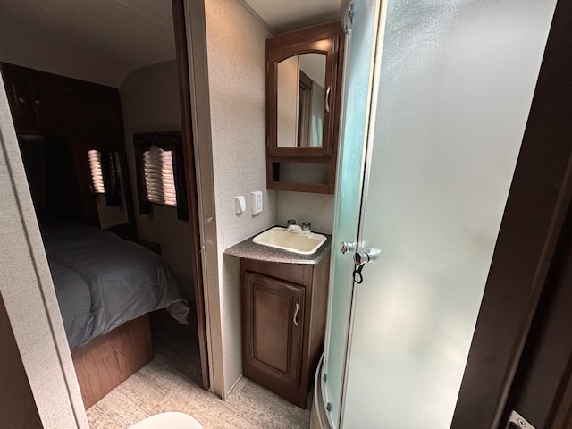 2016 Coachmen Freedom Express 320BHDS