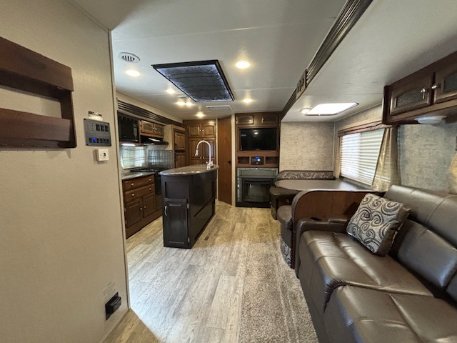 2016 Coachmen Freedom Express 320BHDS