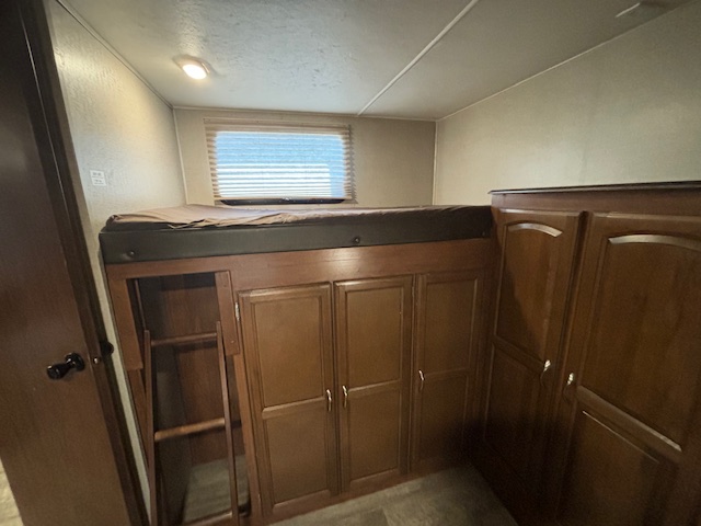 2016 Coachmen Freedom Express 320BHDS