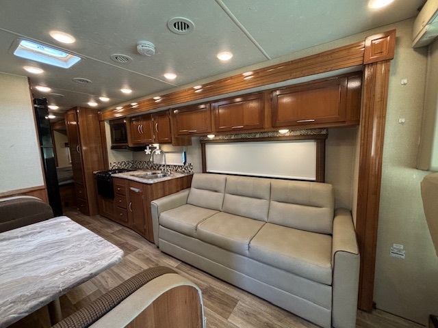 2018 Coachmen Pursuit 32WC