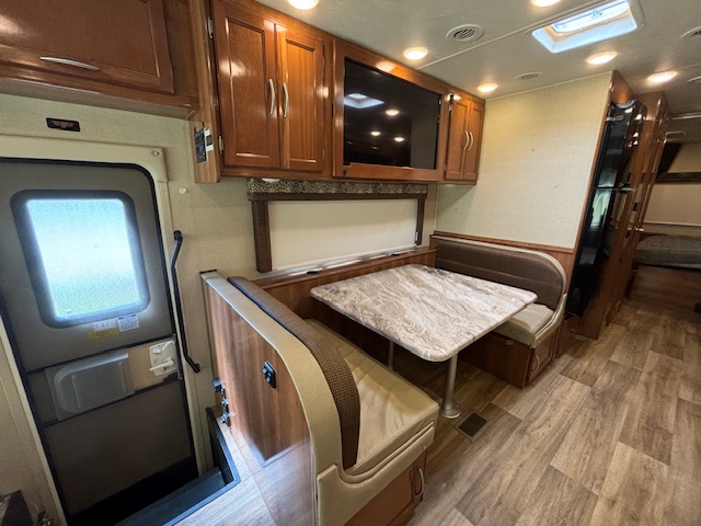 2018 Coachmen Pursuit 32WC