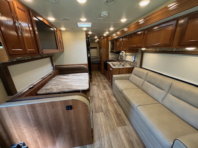 2018 Coachmen Pursuit 32WC