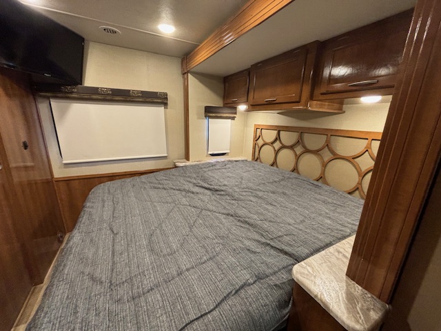 2018 Coachmen Pursuit 32WC