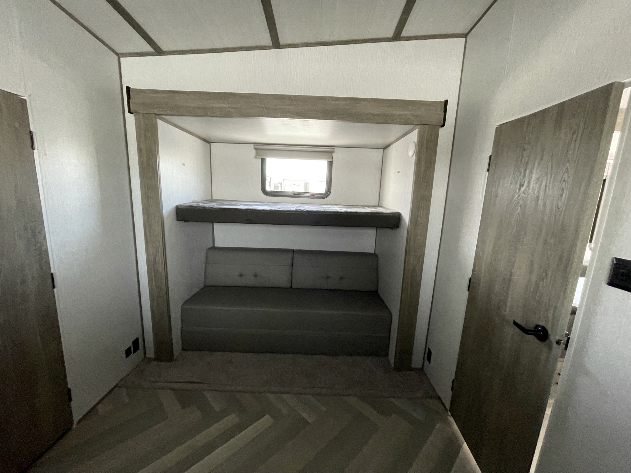 2022 Salem Hemisphere 356QB Fifth Wheel