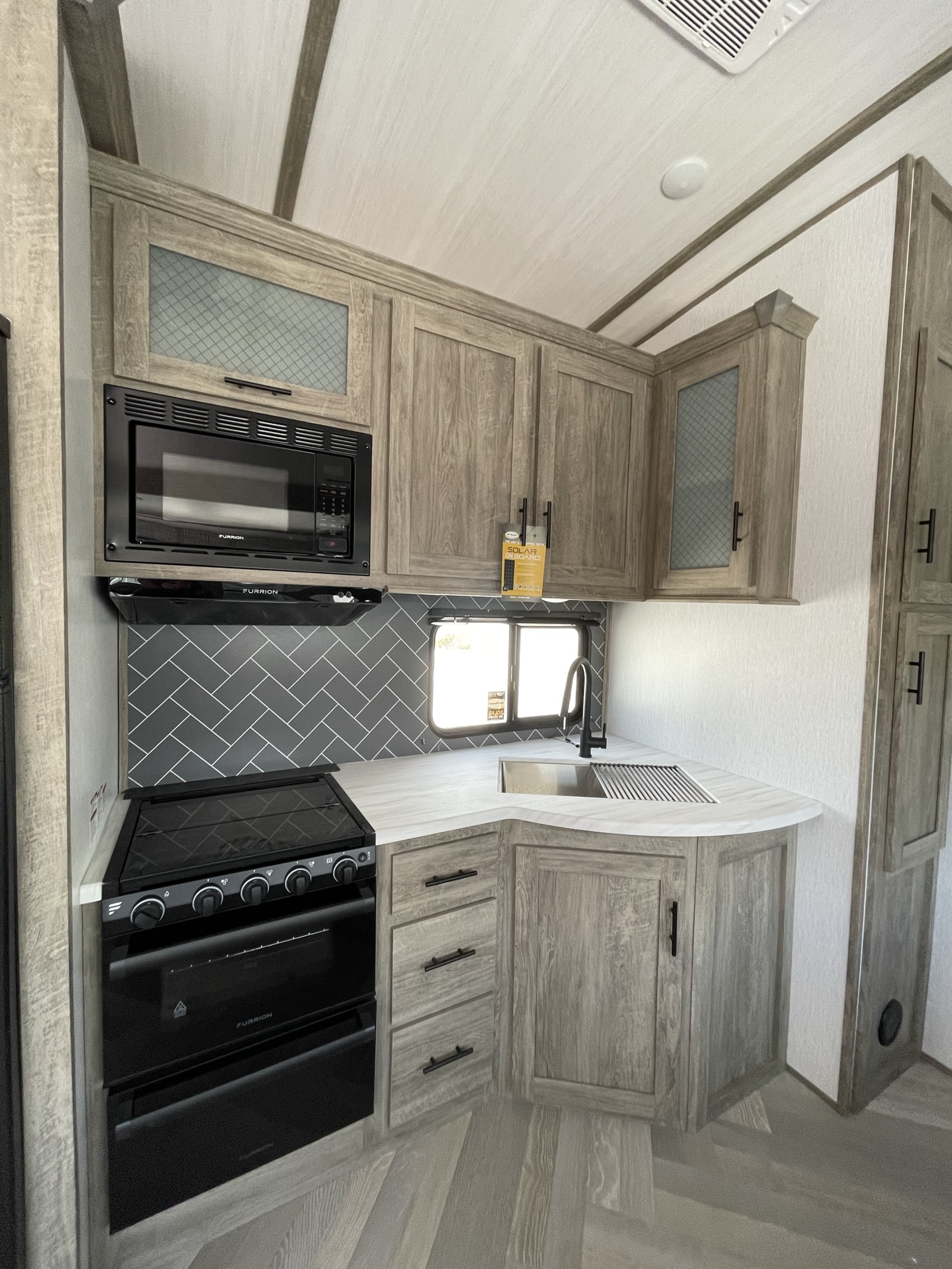 2022 Salem Hemisphere 356QB Fifth Wheel