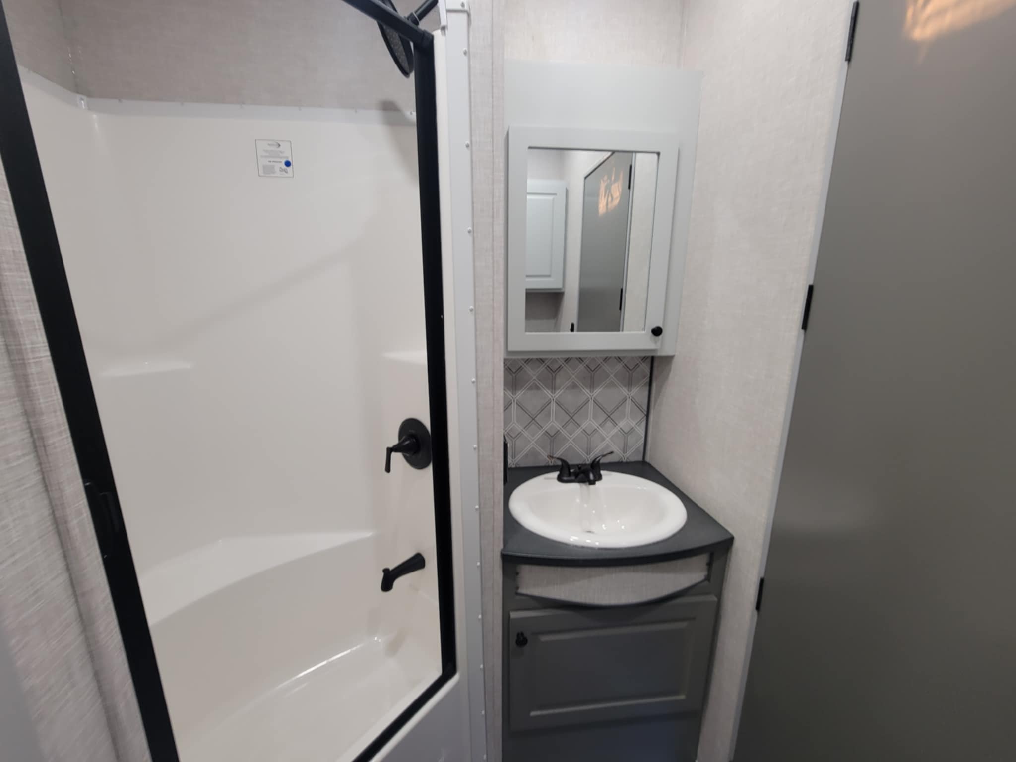 2024 COUNTRY VIEW BUNK TRAILER