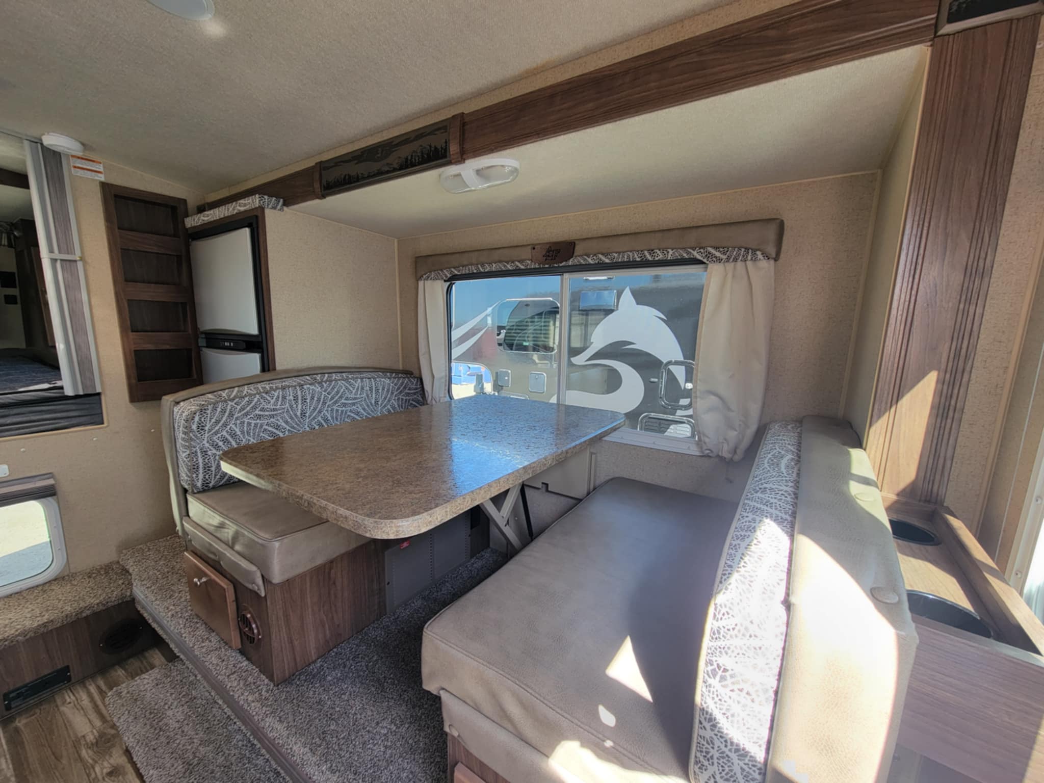 2019 ARCTIC FOX 8-11 TRUCK CAMPER SHORT BOX