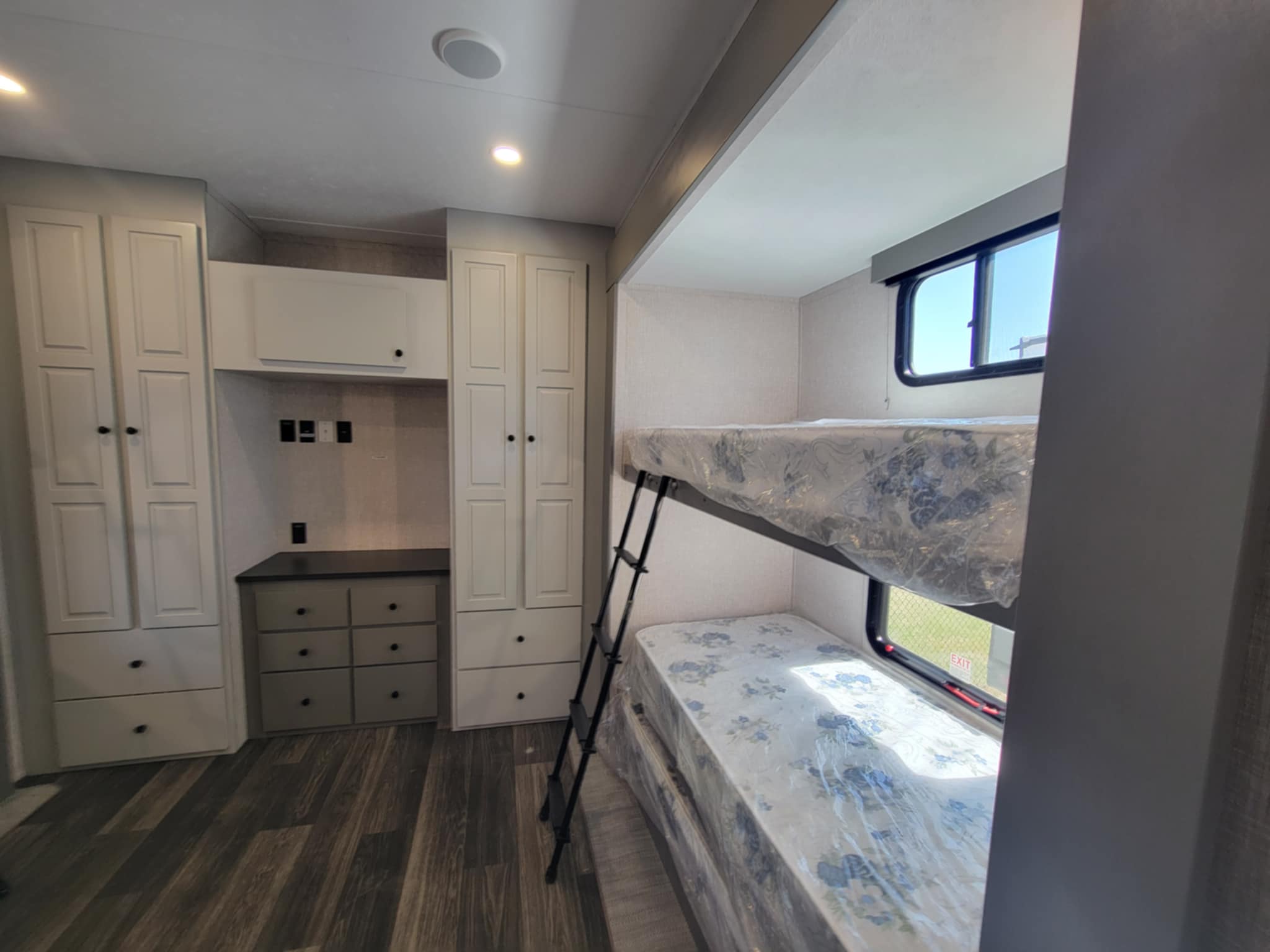 2024 COUNTRY VIEW BUNK TRAILER