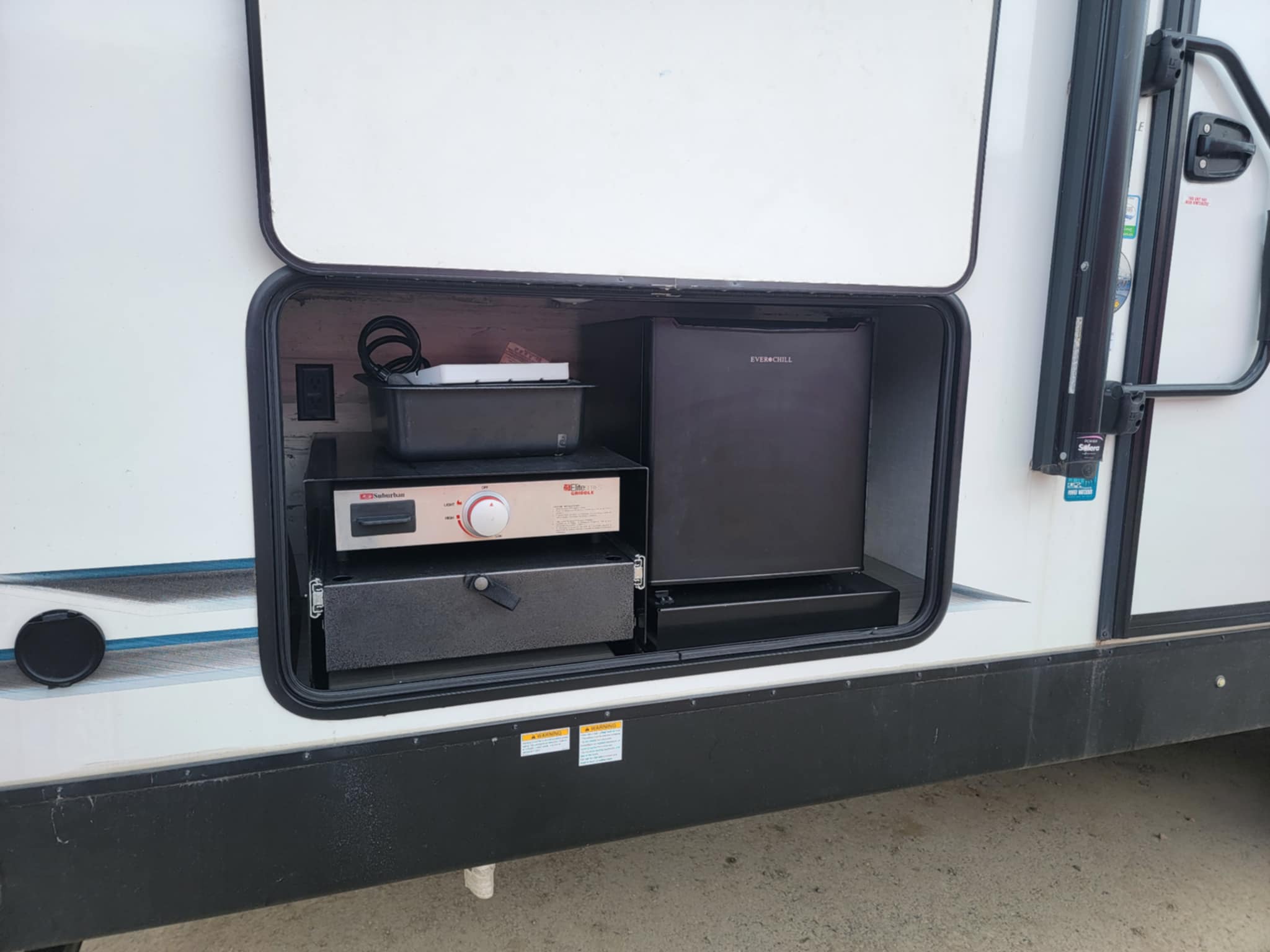 2021 Surveyor 296QB