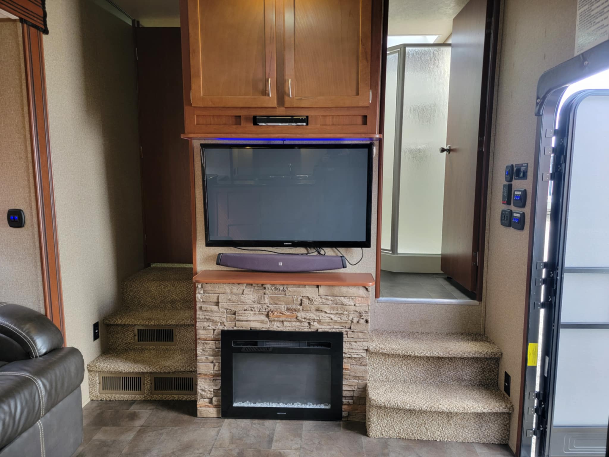 2015 VENGEANCE 378V FIFTH WHEEL TOY HAULER